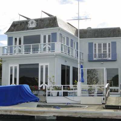 5 Collins Island