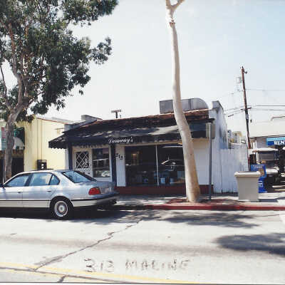 313 Marine Avenue - Laraways