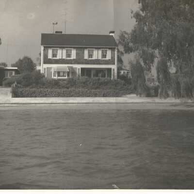 Unknown Harbor Island House