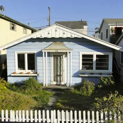 216 Garnet Avenue