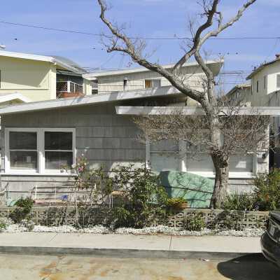 208 Collins Avenue