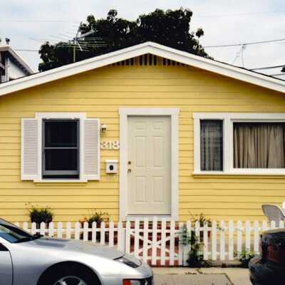 318 Diamond Avenue in 2001