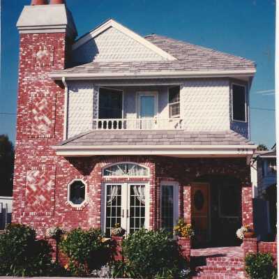 321 Apolena Avenue
