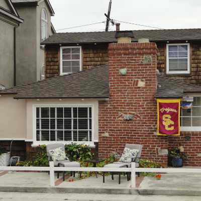 318 Apolena Avenue