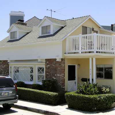 319 Collins Avenue