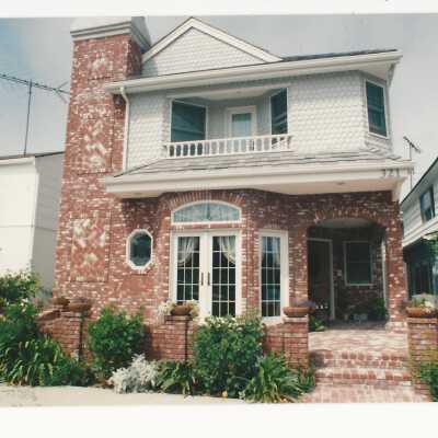 321 Apolena Avenue