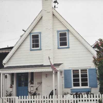 225 Apolena Avenue