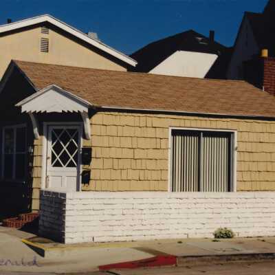 201 Emerald Avenue, 2001
