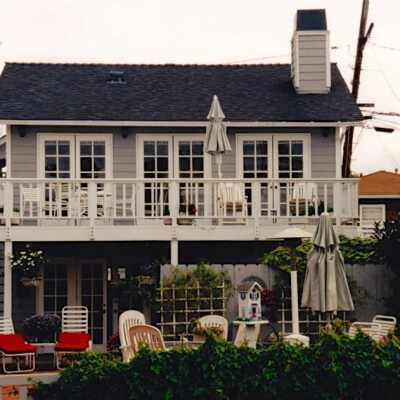 320 Apolena Avenue