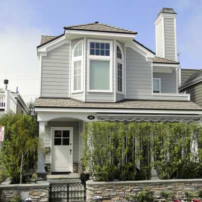 305 Sapphire Avenue