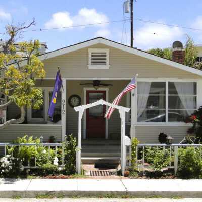 212 Collins Avenue