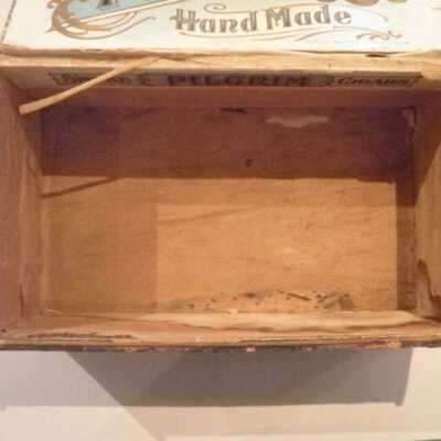 2016.28.03 Box Inside