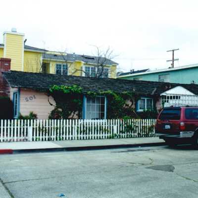 201 Apolena Avenue in 2001