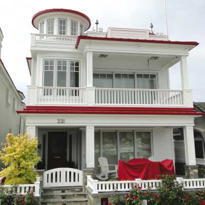 221 East Bay front