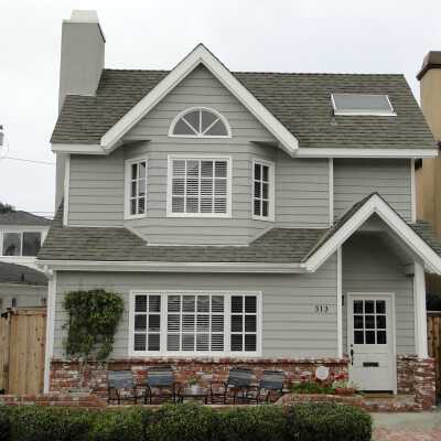 313 Apolena Avenue