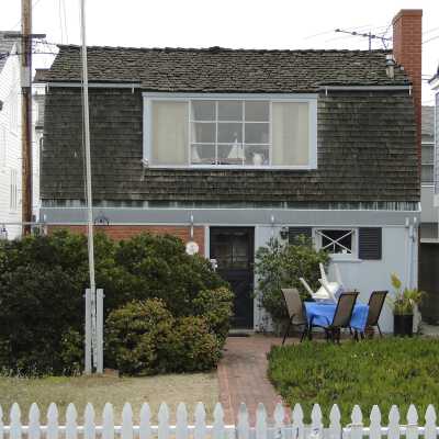 317 Apolena Avenue