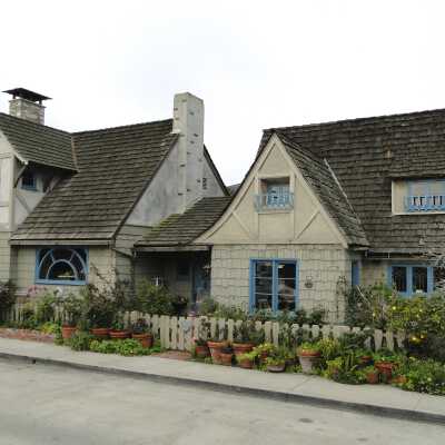 115 Apolena Avenue
