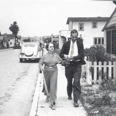 Teenie Dittz and Pete Ditzz Walking on 200 Block of Onyx Avenue