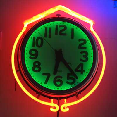 Crackle Tube Neon Clock