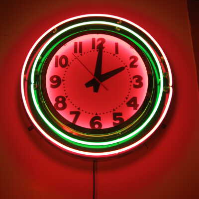 Whistling Oyster Clock (large)