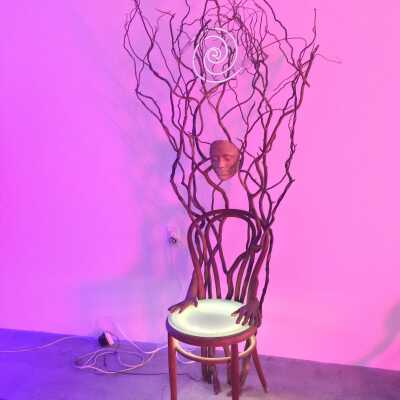 Full Moon Throne