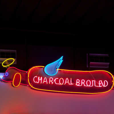 Papoo's Hot Dog Show (neon)