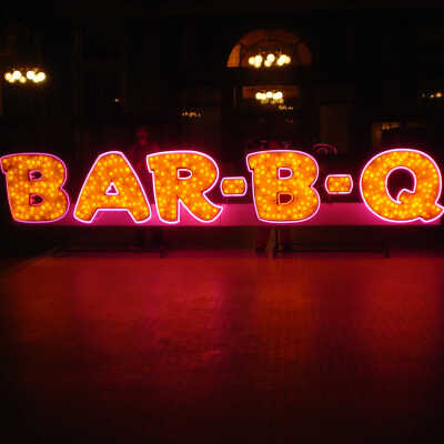 Chris' & Pitt's Bar-B-Q
