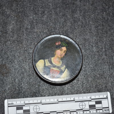 Snuffbox