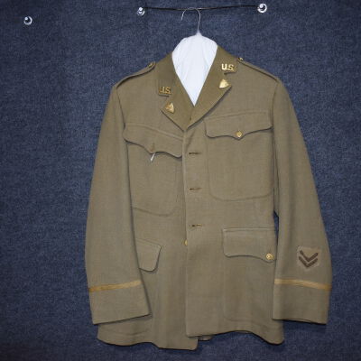 W. W. I. Uniform (Captain)