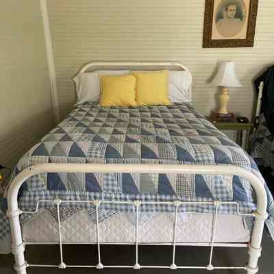 Twin Bed frame: Iron thick bed frame, with intricate floral designs on both bed frames