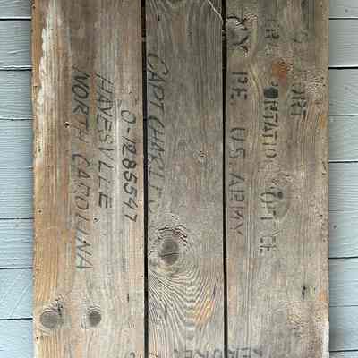 Top/front of object: Front facing object with inscriptions on the surface of item