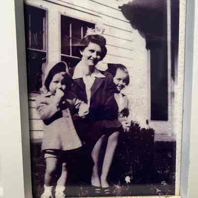 Photo of Martha Cherry and daughters