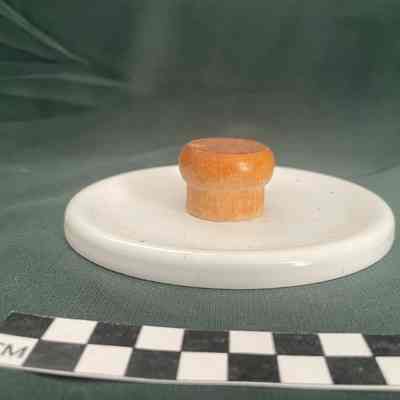 Part B: Enamel lid with worden knob