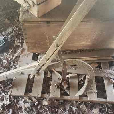 side view: Side view of the plow. Its plow can be seen