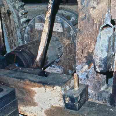 Right countershaft, brayer for center burh stone, cutout flour bin