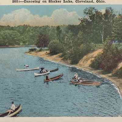 Canoeing on Shaker Lake, Cleveland, Ohio Postcard