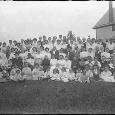Hecker Family Reunion, 1914