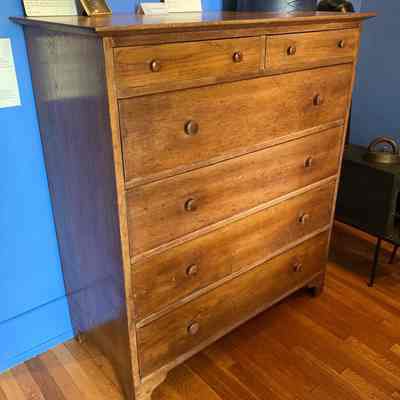 Shaker Dresser