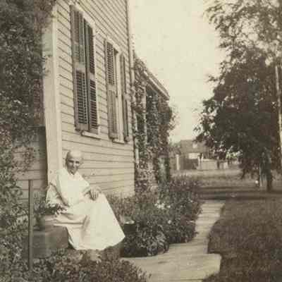 Louisa Litzel at the John Litzel House