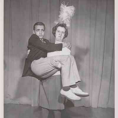 Rose Lewis and Barry Gordon in "Say, Darling", 1961