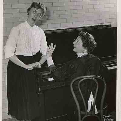 Carolyn Johnson and Joy Berno in "The Girls in 509", 1959