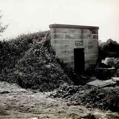 Warrensville Vault, 1925