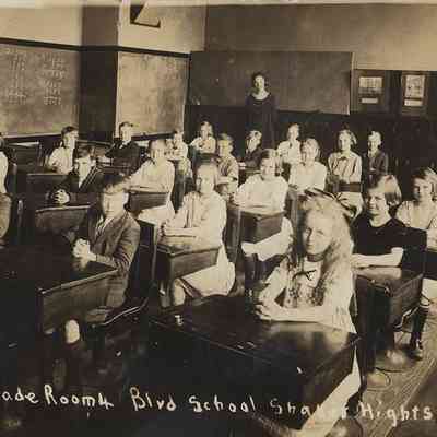 Boulevard School 4th Grade Class Photo, 1922