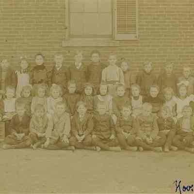 Hornet's Nest School Class Photo, 1904