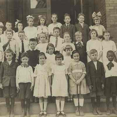 East View School 4th Grade Class Photo, 1920