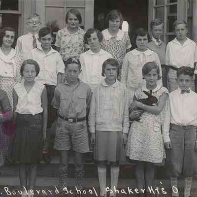 Boulevard School 6th Grade Class Photo