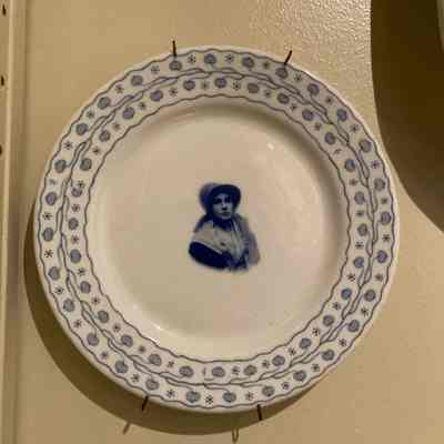 Syracuse China salad plate with date code G-5 (May 1926) on verso.