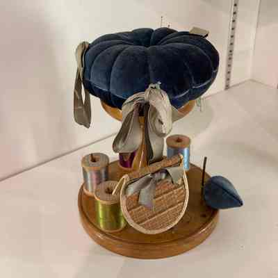 Shaker Pincushion and Spool Holder