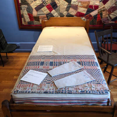 Shaker Bed