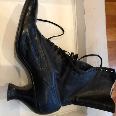 Black Boot